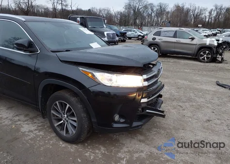 2018 Toyota Highlander Xle from USA, damaged, VIN 5TDJZRFH7JS543274
